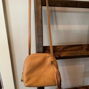 Hobo Nash Crossbody leather color sandstorm